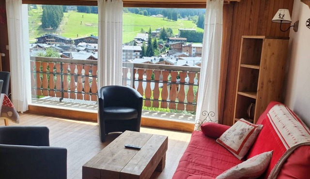 4-bedroom apartment for 8 with garage, near shops and cable cars