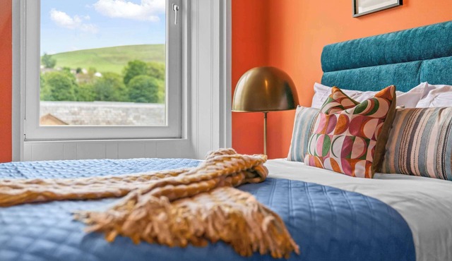 4 Bedroom Apartment - Town Centre