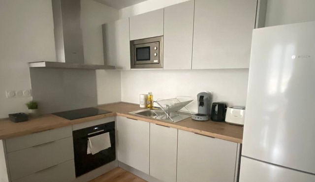 4 bedroom apartment, spacious and bright