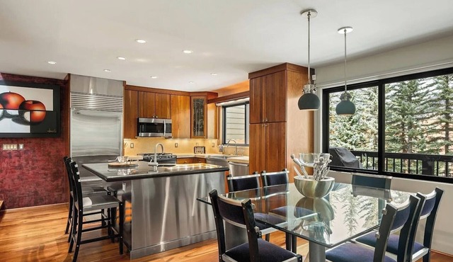 4 Bedroom Aspen Core Condo, Pool, Hot Tub