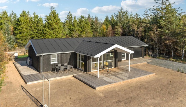 4 bedroom awesome home in Blokhus