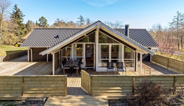 4 bedroom awesome home in Ebeltoft