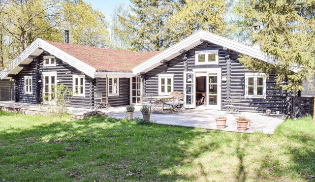 4 bedroom awesome home in Hornbæk