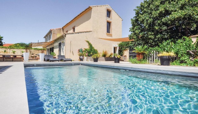 4 bedroom awesome home in Narbonne
