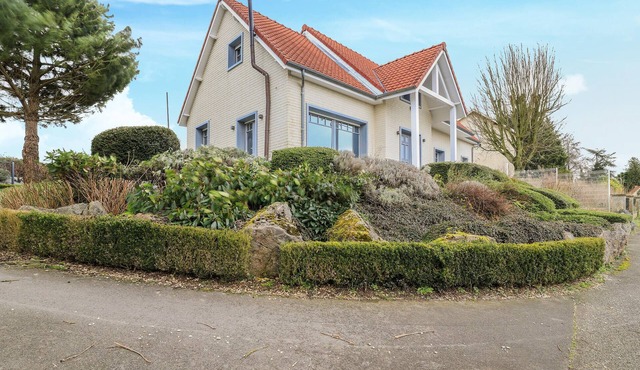 4 bedroom awesome home in Romeries