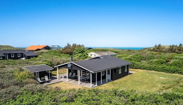 4 bedroom awesome home in Løkken