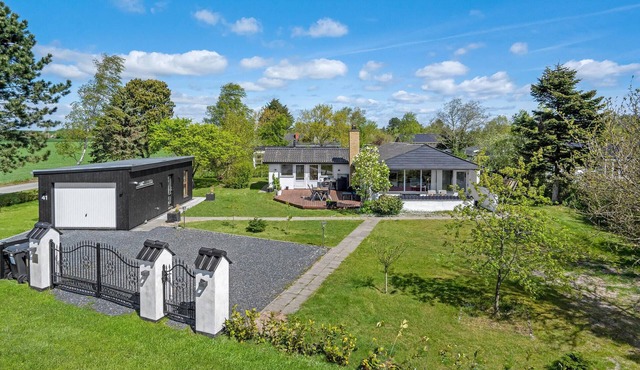 4 bedroom awesome home in Odder