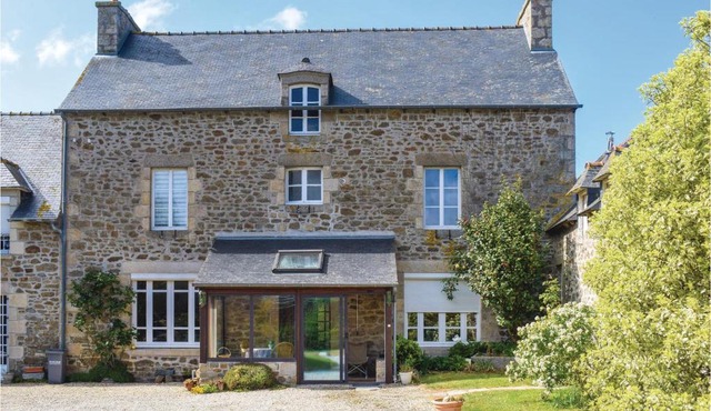 4 Bedroom Awesome Home In Plancoet