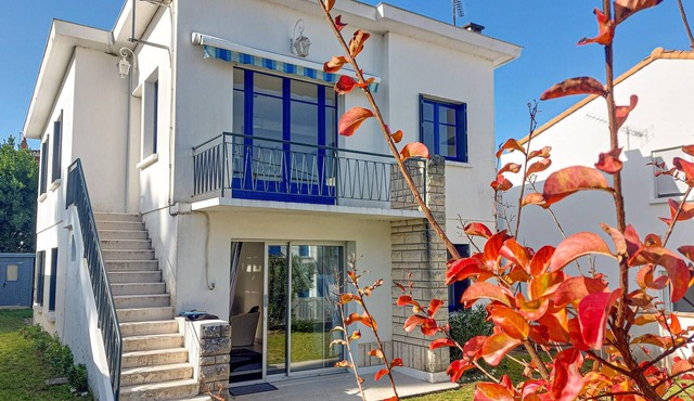 4 bedroom awesome home in Royan