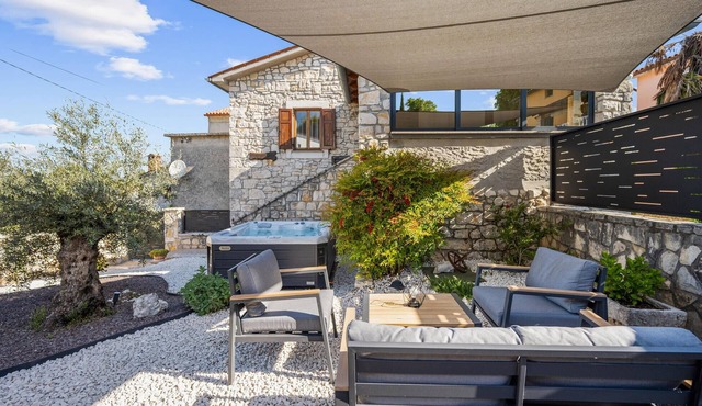 4 bedroom awesome home in Vlasici - Krsan