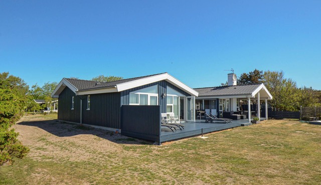 4 bedroom beach front home in Ebeltoft