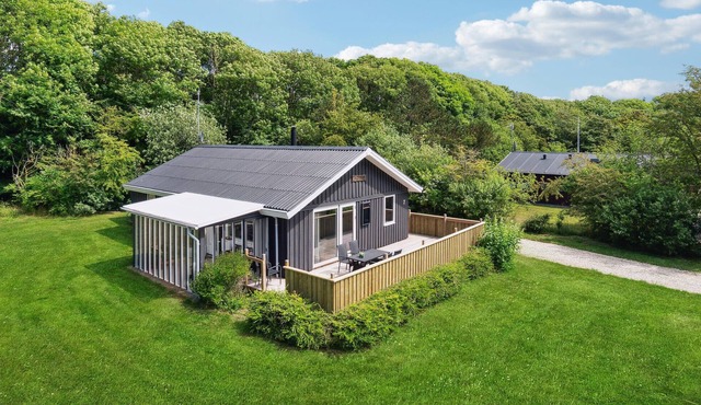 4 bedroom beach front home in Vestervig