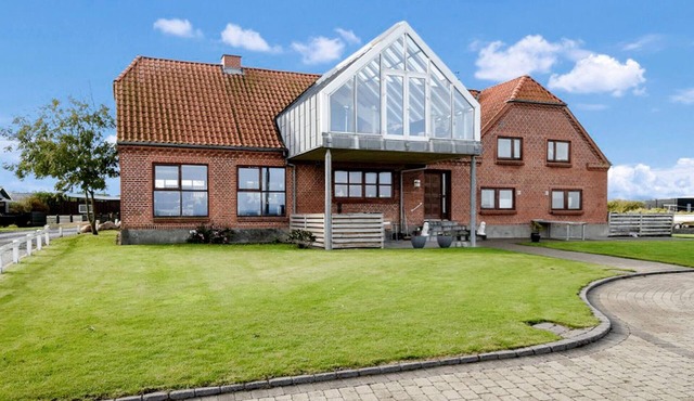 4 bedroom beach front home in Vinderup