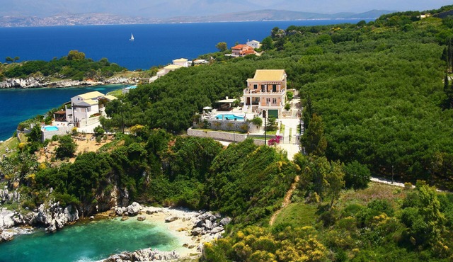 4 bedroom beach front Luxury Villa