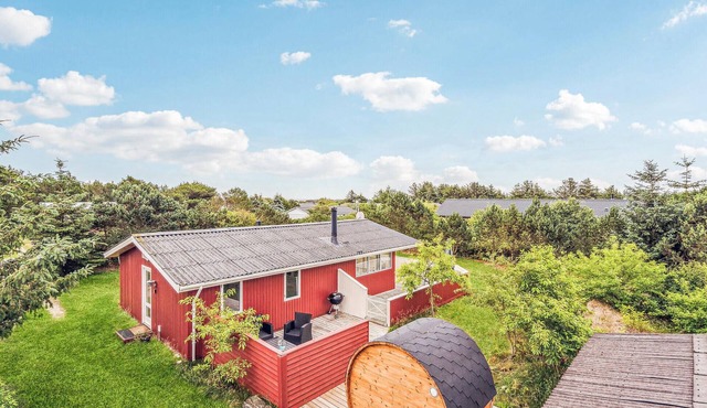 4 bedroom beautiful home in Hvide Sande