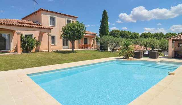 4 bedroom beautiful home in Calvisson