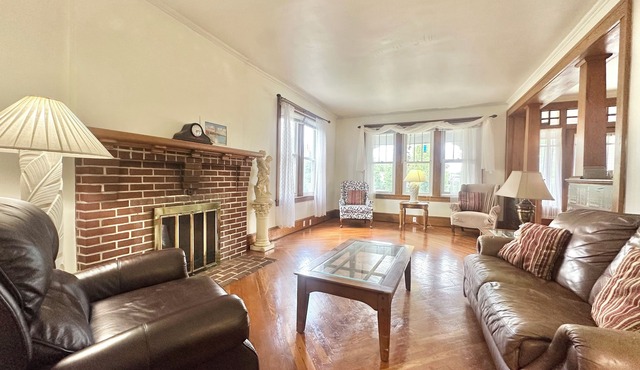 4 Bedroom Beautiful Home Steps Away from Geisinger