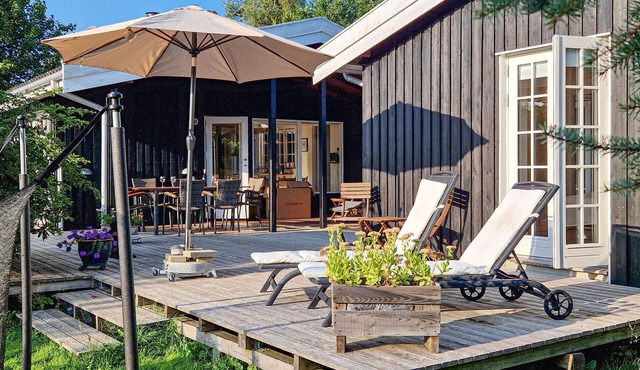 4 bedroom beautiful home in Græsted