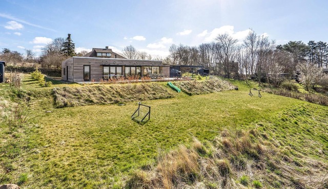 4 bedroom beautiful home in Knebel