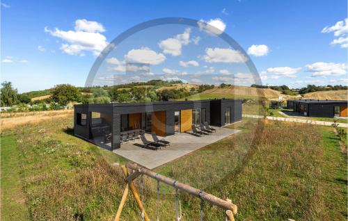 4 Bedroom Beautiful Home In Løgstrup