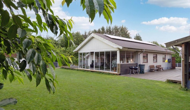 4 bedroom beautiful home in Oksbøl