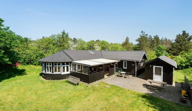 4 bedroom beautiful home in Skjern