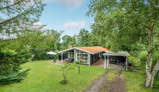 4 bedroom beautiful home in Stege
