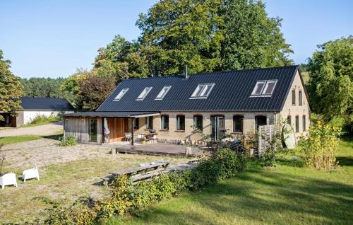 4 Bedroom Beautiful Home In Knebel