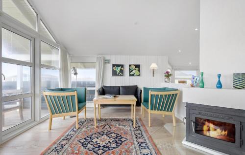 4 Bedroom Beautiful Home In Løkken