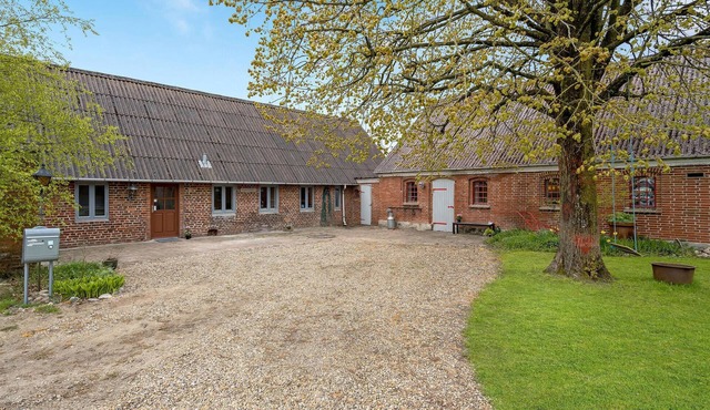 4 bedroom beautiful home in Tarm