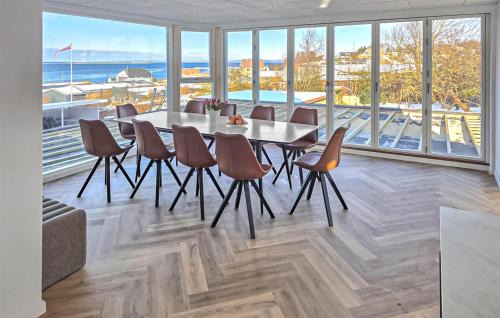 4 Bedroom Beautiful Home In Farsø