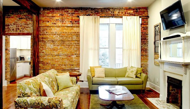 4 Bedroom Beauty in Historic Building