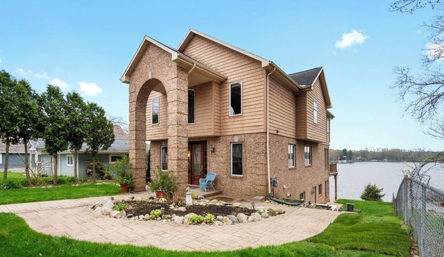 4 bedroom Big Lake Waterfront home with spectacular lake views