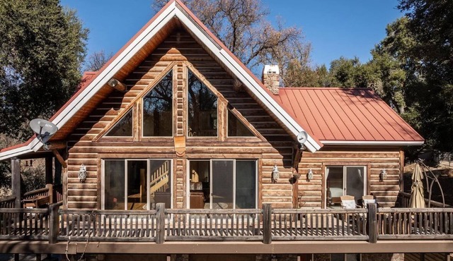 4-bedroom cabin at Lake Nacimiento in Running Deer Ranch