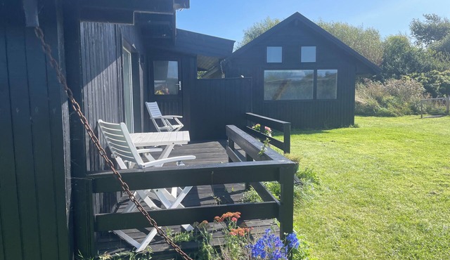 4-bedroom cabin in delightful Sjællands Odde 100m to the beach