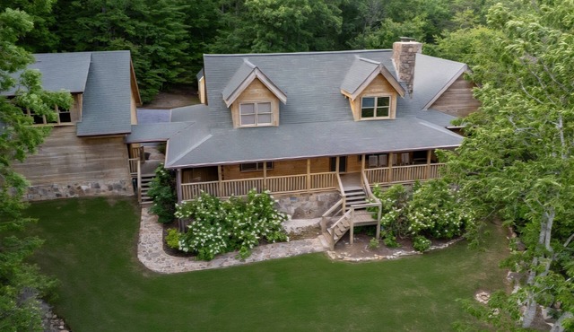 4-bedroom cabin in marvelous Cloud Land/20 acres of private land with trails