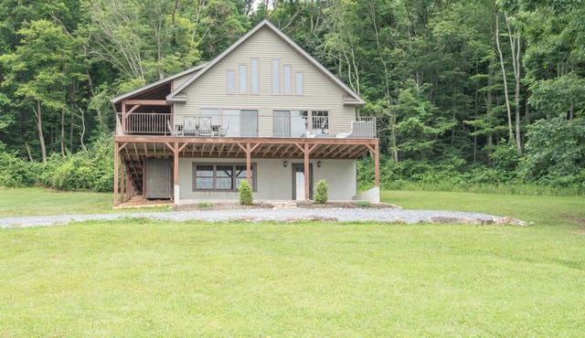 4-bedroom cabin in superb Everett with cozy mountain vibes
