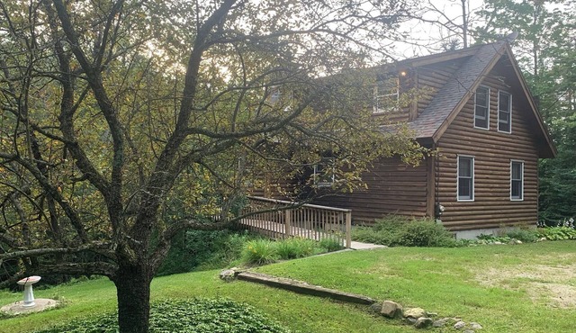 4-bedroom cabin near skiing in charming Peru