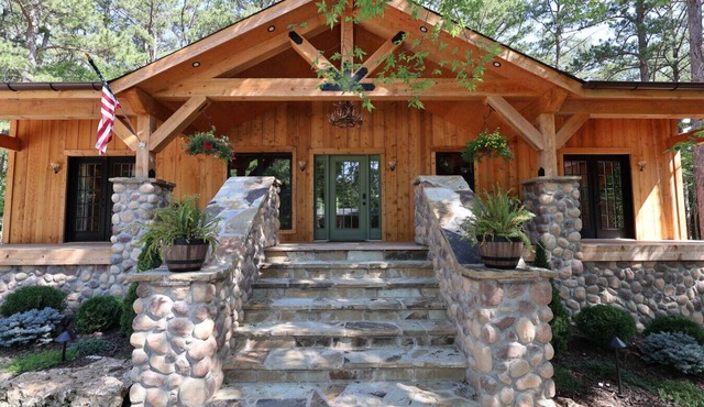 4 Bedroom Cabin Retreat