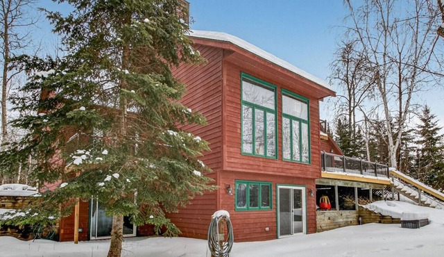 4 bedroom cabin with level frontage on Big Chip!