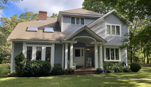 4+ Bedroom. Central location. Meadow View Rd. Oak Bluffs. Great ferry tickets.