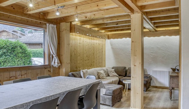 4-Bedroom Chalet in Megève, 10 People, Quiet, Wifi, Near Center