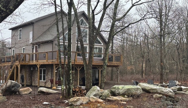 4 bedroom chalet in charming Eagle Rock Resort EAGLE ROCK PROPERTY OWNERS ONLY!