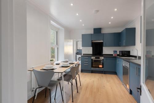 4-Bedroom Coastal Getaway in Pembroke Dock