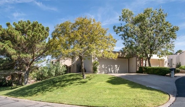 4 Bedroom Condo 313625 by Houzlet