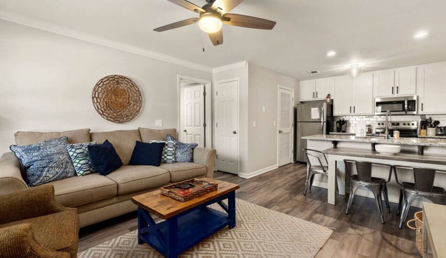 4 bedroom condo and walk to Toomers!