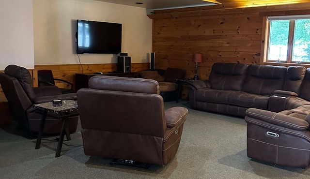 4 Bedroom Condo w/Transportation to NFL Draft 2025