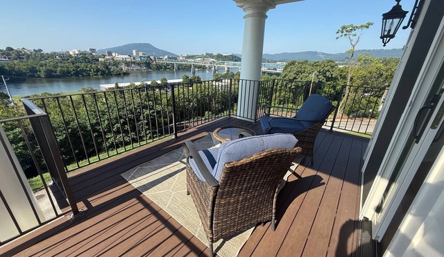 4 Bedroom Condo with STUNNING VIEWS of Downtown Chattanooga & the Tenn. River