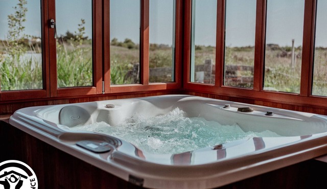 4-bedroom cottage with wellness and terraces in the heart of Marais Breton