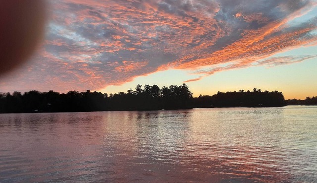4 bedroom cottage on Six Mile Lake, Muskoka